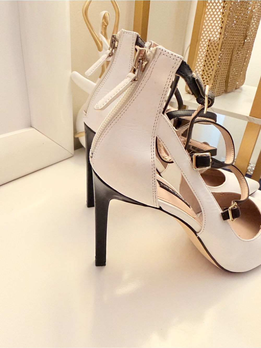 Nine West White Pointed Toe Heels with Black Triple Straps - Picture 5 of 6